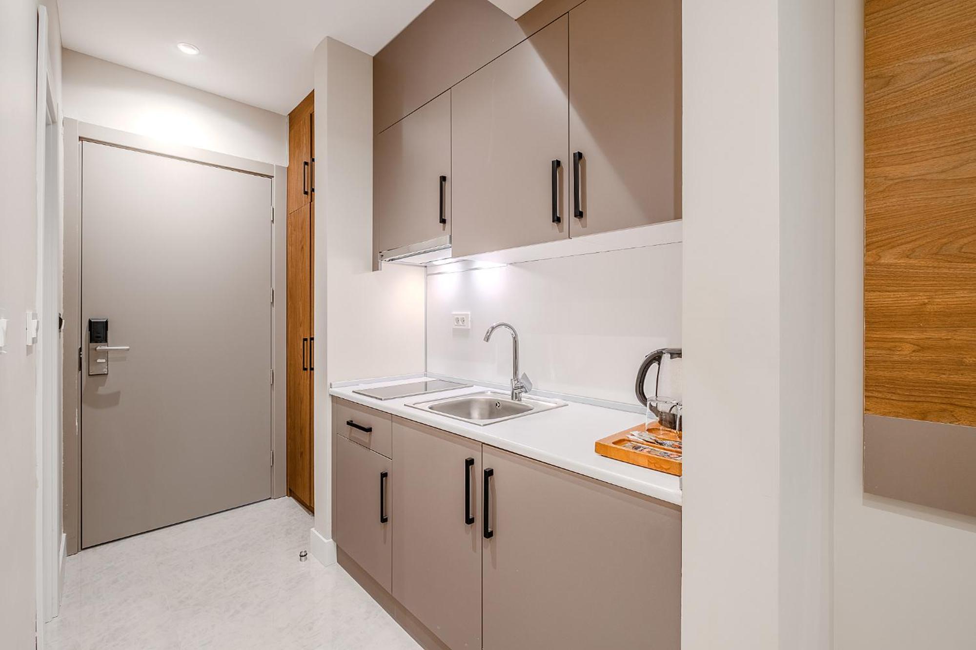 Montenegro Lodge Kavač 客房 照片 A typical kitchen in a student apartment