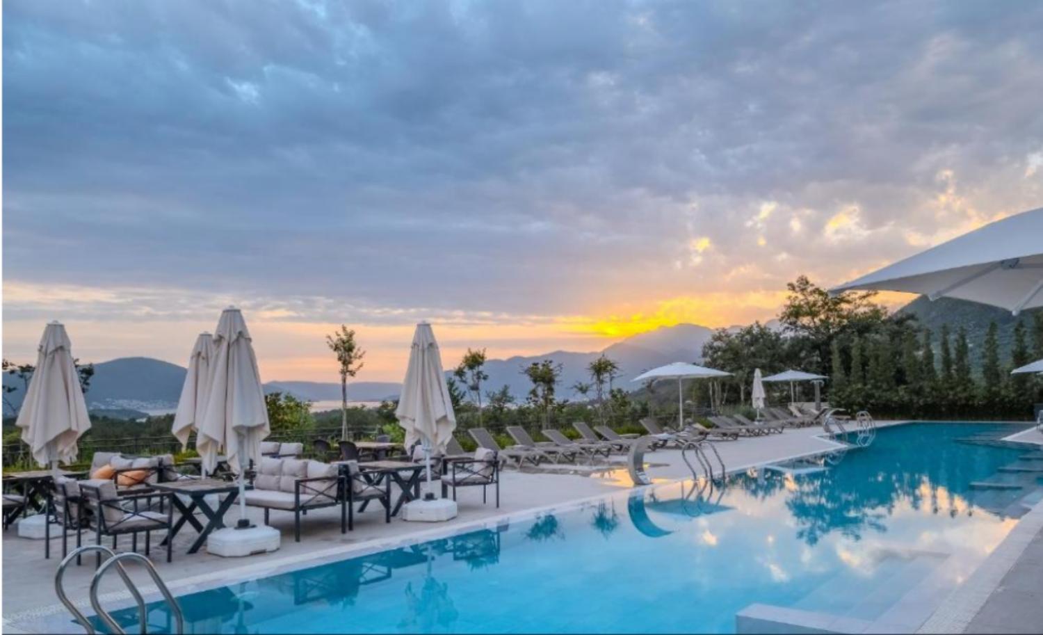 Montenegro Lodge Kavač 外观 照片 Sunset at the hotel